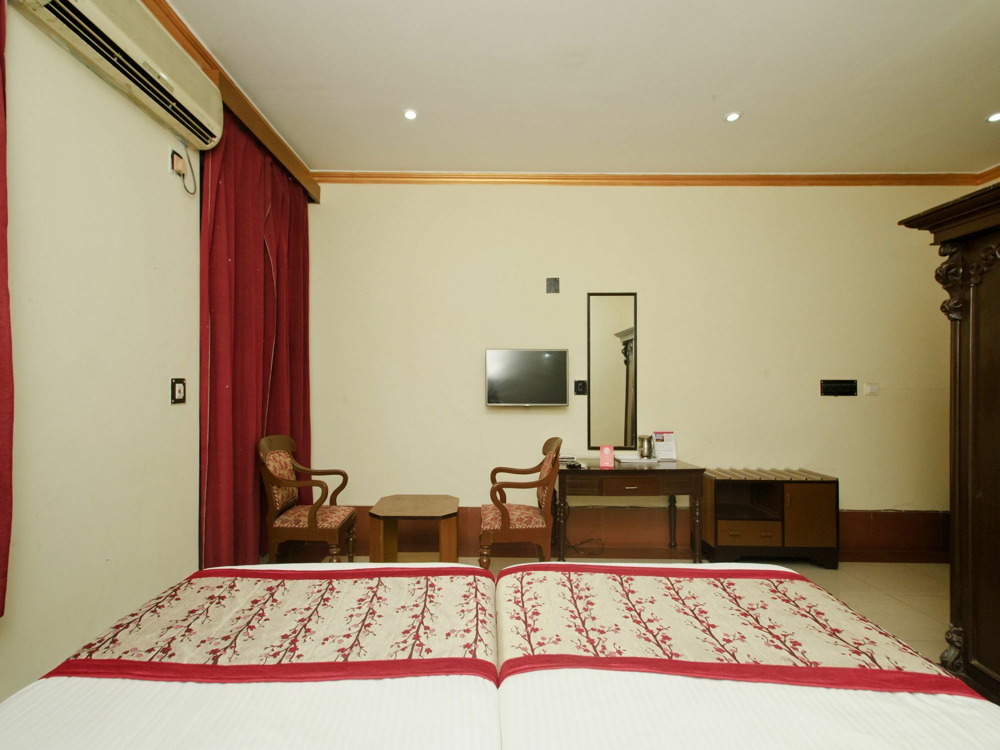 Oyo 5811 Seacom Inn Ymca Esplanade 콜카타 외부 사진